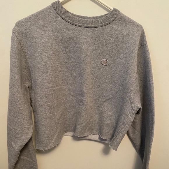 Champion Tops - Campion Crop Crew Neck